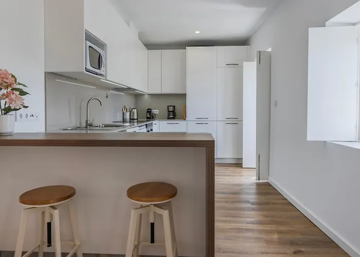 2bdr Comfy In Graca By Lovelystay Lisboa