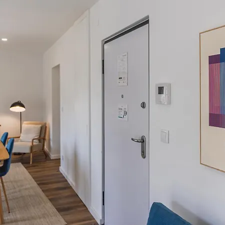 2bdr Comfy In Graca By Lovelystay Apartman