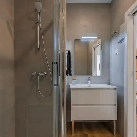 2bdr Comfy In Graca By Lovelystay Lisboa