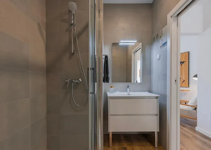 2bdr Comfy In Graca By Lovelystay Lisboa