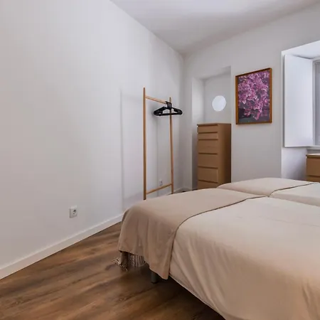 2bdr Comfy In Graca By Lovelystay Appartement Lissabon