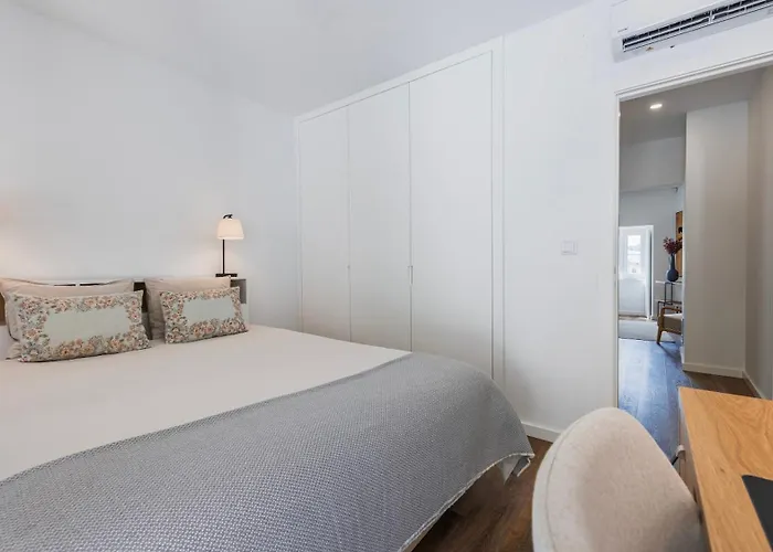 2bdr Comfy In Graca By Lovelystay 아파트