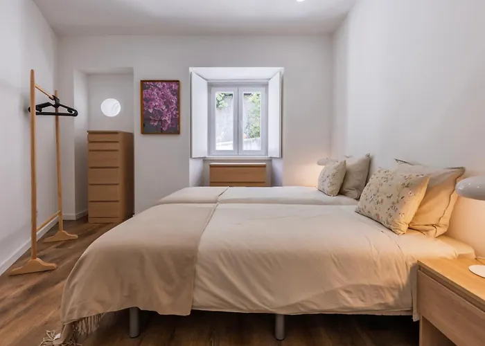 2bdr Comfy In Graca By Lovelystay 아파트 리스본