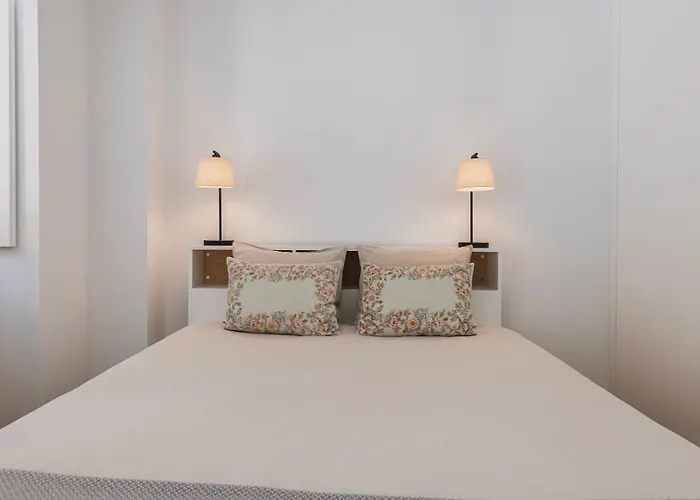 2bdr Comfy In Graca By Lovelystay 아파트 *