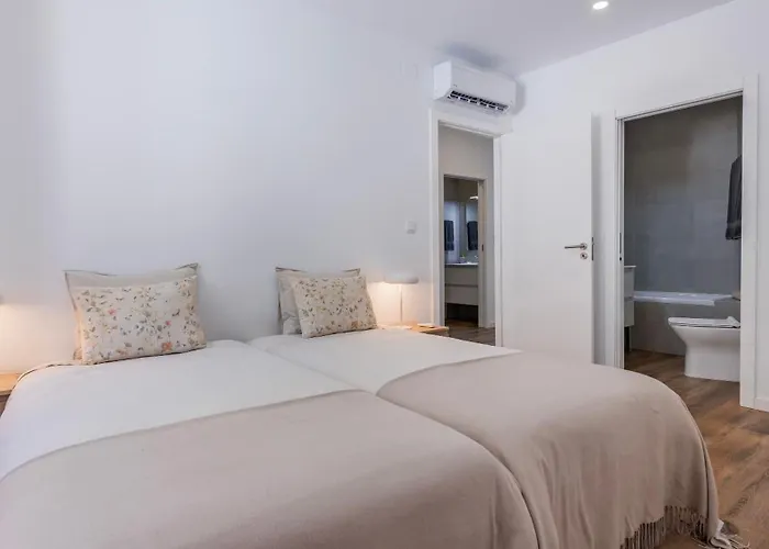 2bdr Comfy In Graca By Lovelystay 아파트